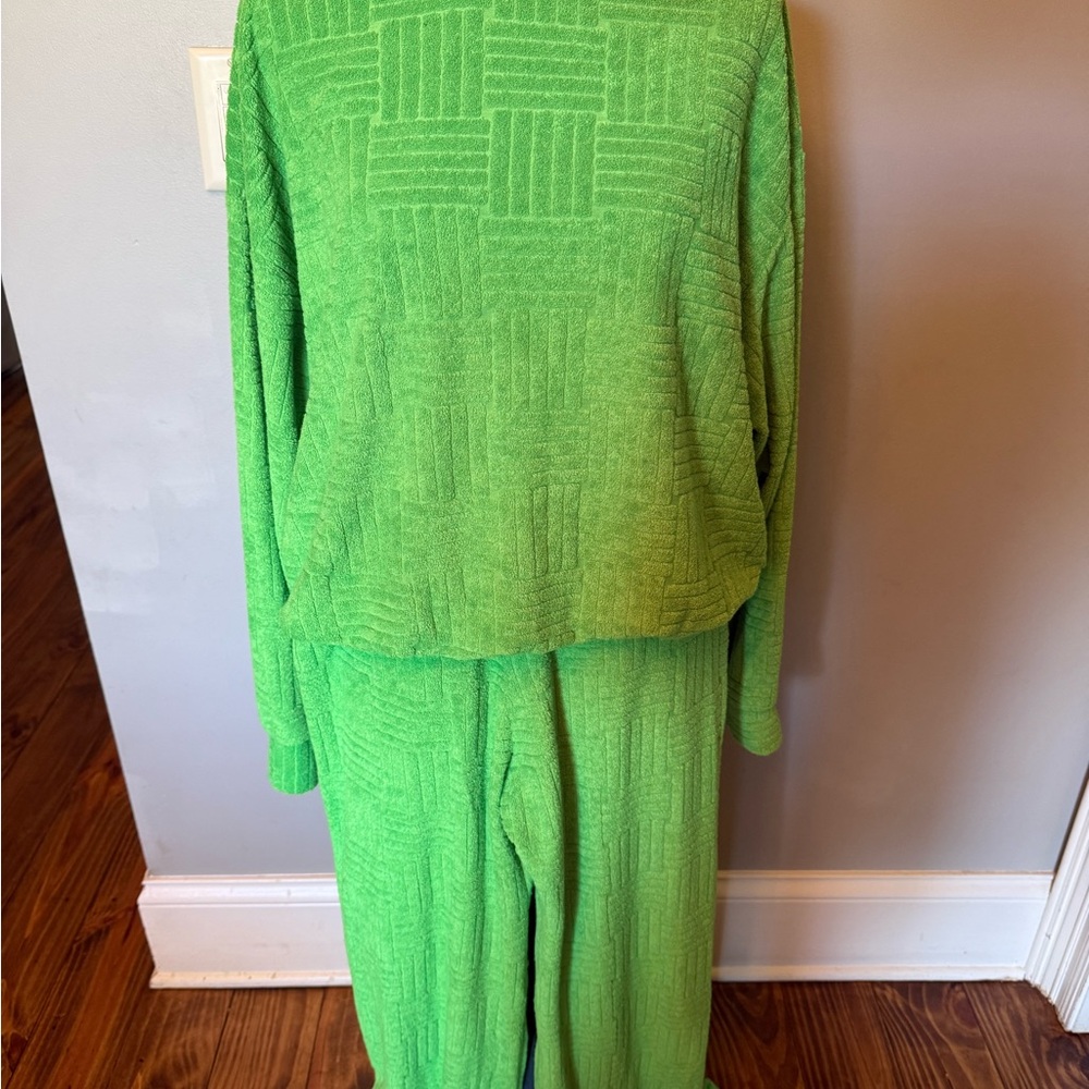 Green Textured Lounge Set
